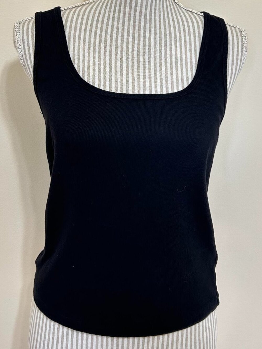 Aritzia Women's Homestretch Rib Frequency Tank Top Black Size XL